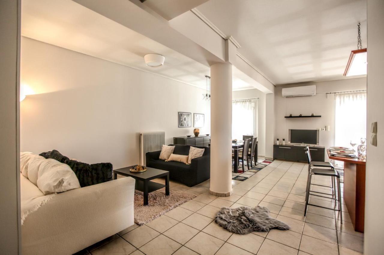 Grand Meteora Central Luxury Apartment กาลัมปากา ภายนอก รูปภาพ